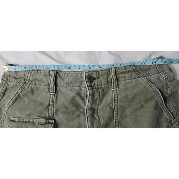 American Eagle Women's Olive Green Denim Shorts with Pockets and Raw Hem Size 8 - Picture 5 of 8